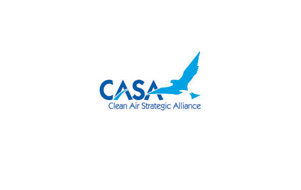 CASA創(chuàng)意企業(yè)標(biāo)志設(shè)計(jì)：在A字母上面設(shè)計(jì)了向左中上的一條淺藍(lán)色弧形，右邊增加了老鷹的圖案